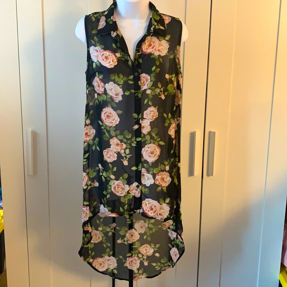 💰Forever 21 long sheer sleeveless high low blouse